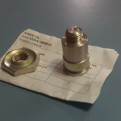 4320Х-1804016-Валик поводков с гайкой нового образца на стойку управления включения блокировки фото